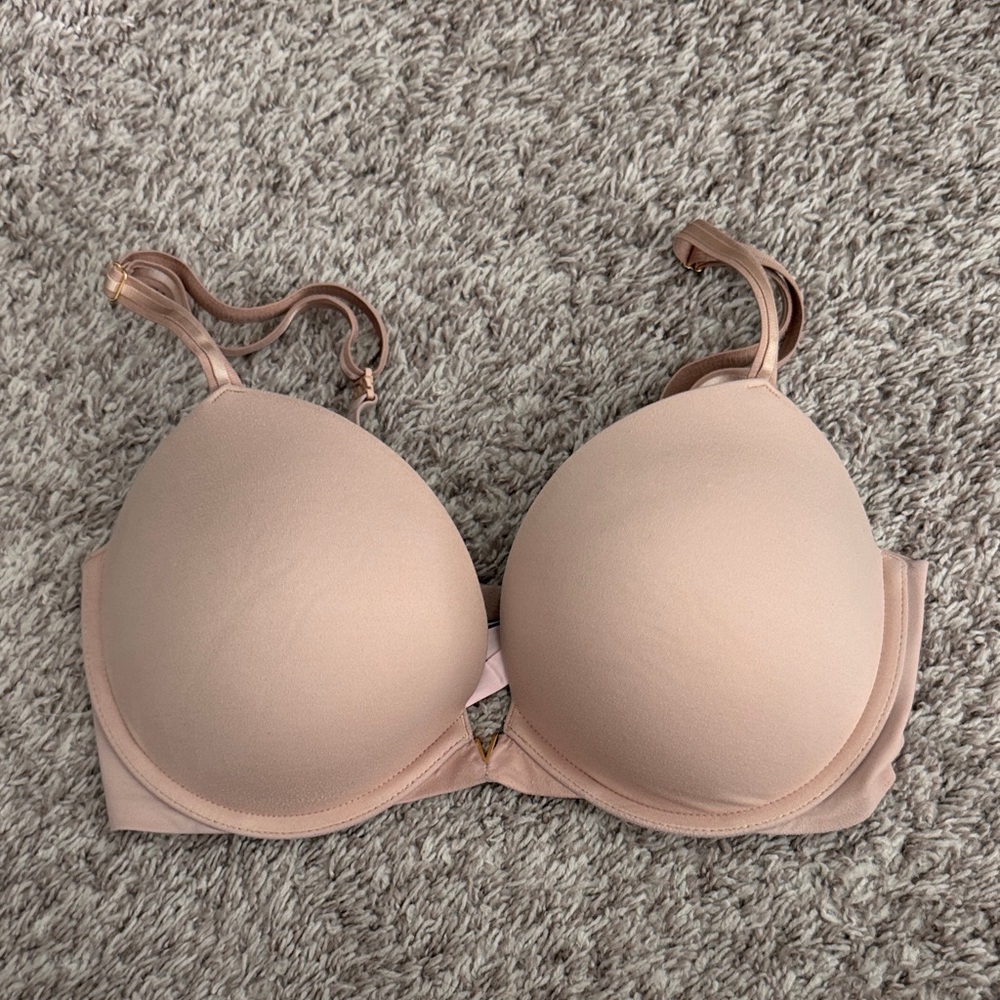 Victoria’s Secret Love Cloud Push Up Bra -34DD